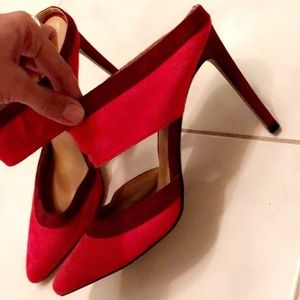 Beautiful red Express limited Edition heels!👠‼️